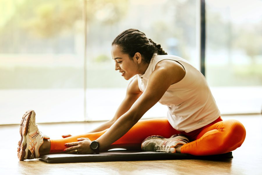 5 Podstawowych ćwiczeń rozciągających dla zdrowia i sprawności – przykładowe ćwiczenia